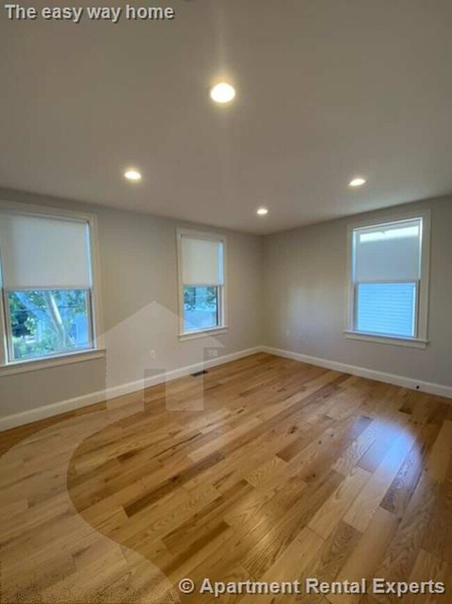 Building Photo - 37 Porter St