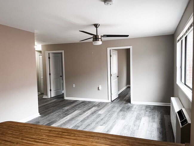 Building Photo - Spacious Sunlit 2BR Apartment – Prime Loca...
