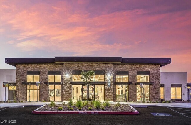 Building Photo - 4555 Camino Al Norte