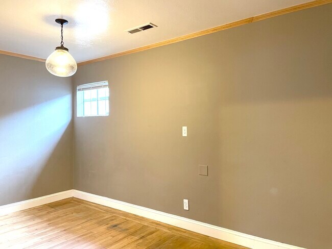 Building Photo - 2718 Westmoreland Ave