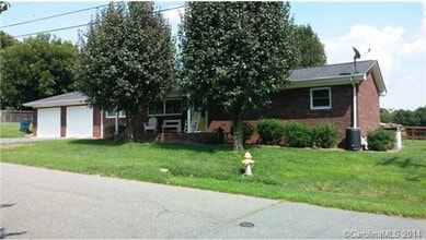 Building Photo - 1325 S College