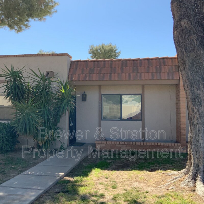 733 W 10th St, Mesa, AZ 85201 Townhouse for Rent in Mesa, AZ