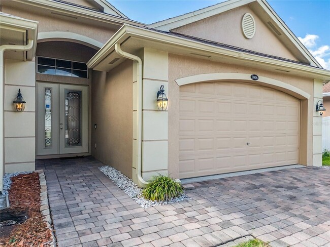 Foto del edificio - 1006 Costa Mesa Ln