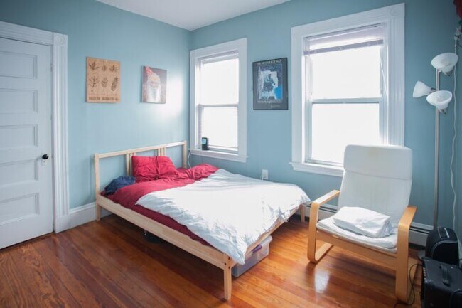 Foto del edificio - 173 Rindge Ave