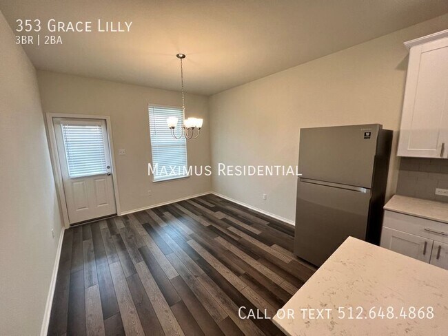 Foto del edificio - 353 Grace Lilly Dr
