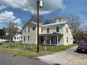 Building Photo - 802 N B St