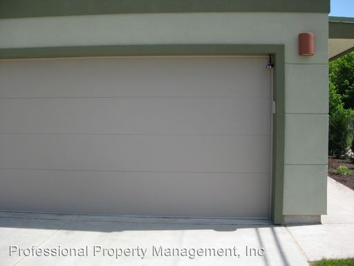 Building Photo - 316 Inez St