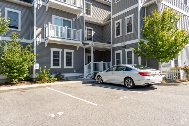 Entrada - The Village at Greenbush