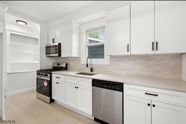 Building Photo - 31 Orchard Rd