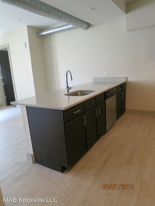 Foto del edificio - 1 br, 1 bath Apartment - 603 Main Street