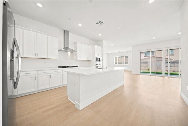 Building Photo - 12725 Parakeet Wy