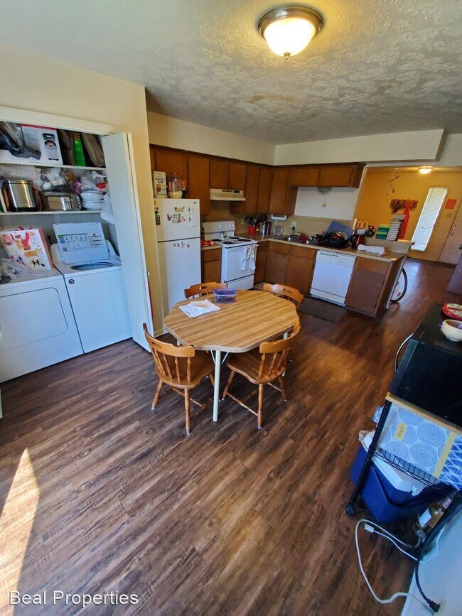Foto del edificio - 2 br, 1.5 bath House - 709 D Vassar Ct