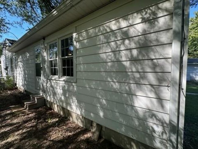 Building Photo - Very Nice 3 Bedroom In Paducah Available Immediately