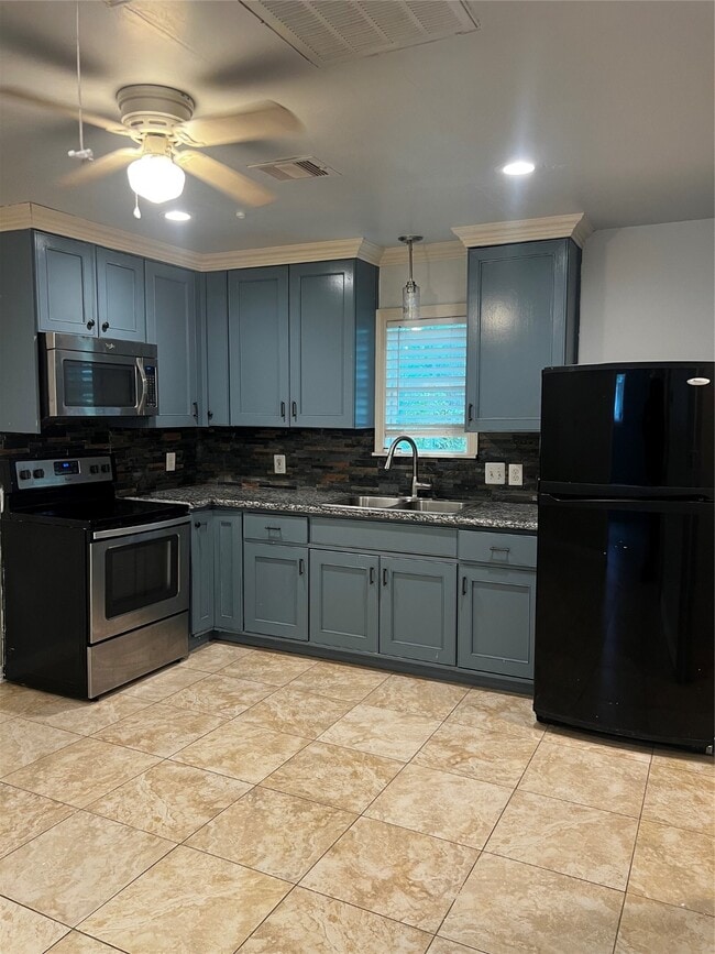 Building Photo - 5924 Morningdale St