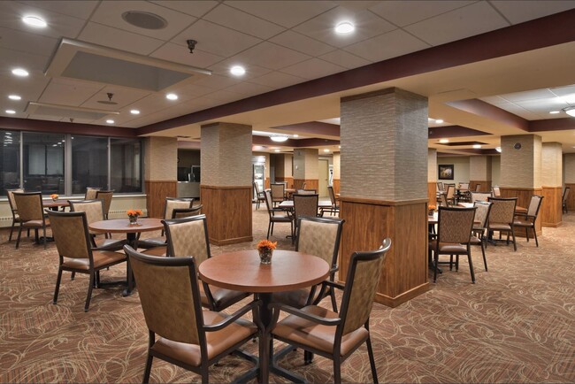 Dining Room - Central Towers (Senior)