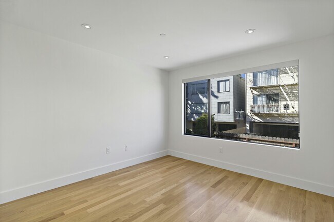 Building Photo - 267 25th Ave