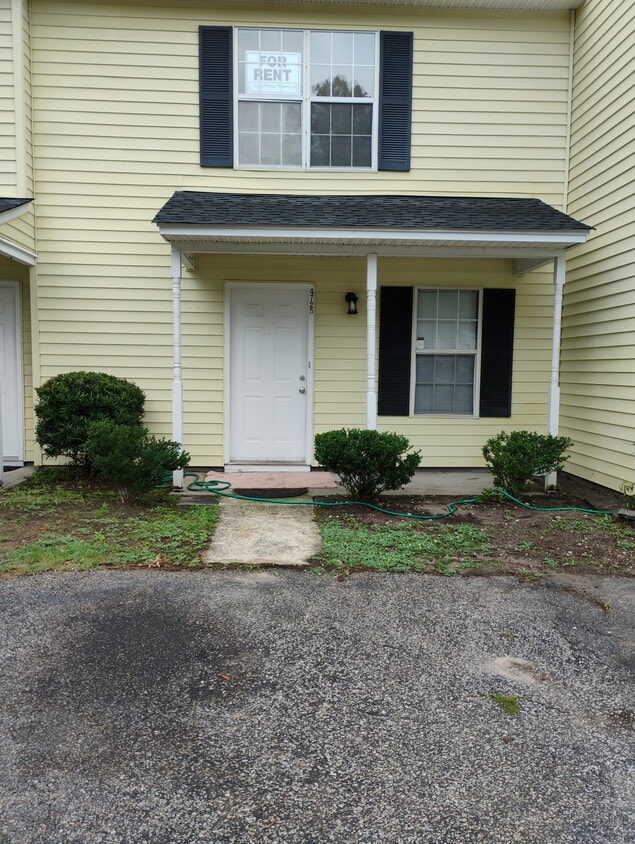 Front porch from driveway - 4725 Bayfield Dr