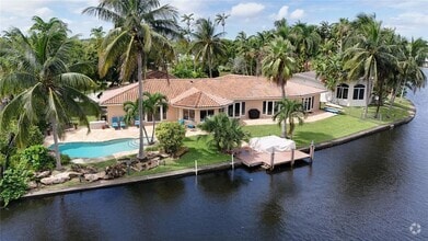 Building Photo - 1925 Coral Gardens Dr
