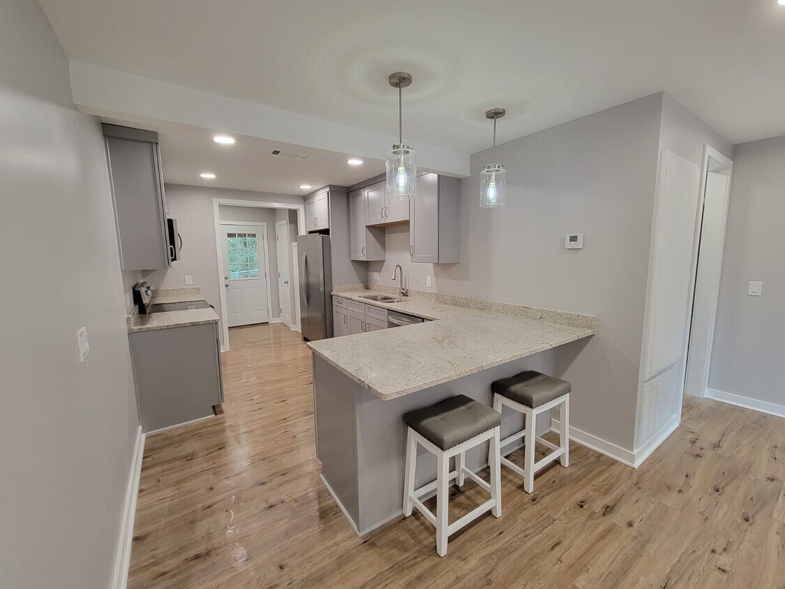 Foto principal - 922 E Magnolia Ave
