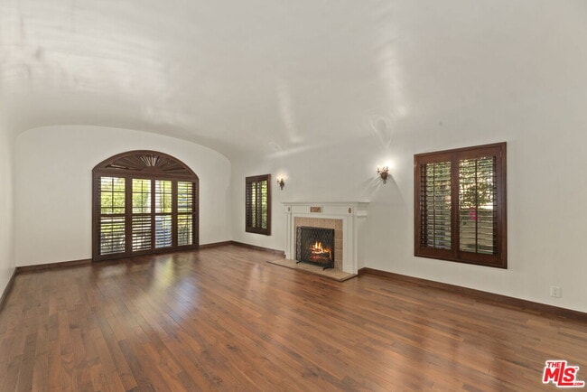 Building Photo - 664 S Highland Ave