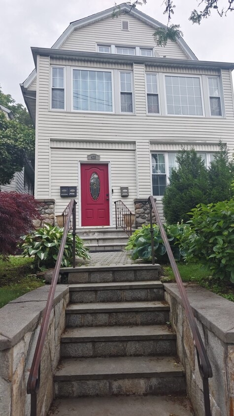 Primary Photo - 425 S Columbus Ave