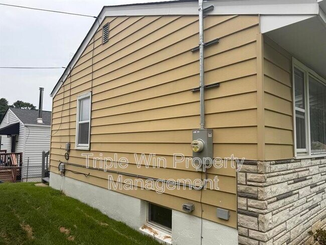 Foto del edificio - 3349 Marmary Ln