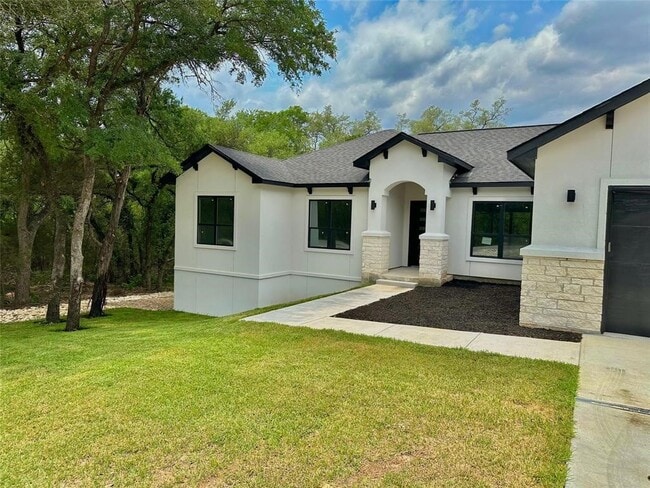 Building Photo - 5206 Country Club Dr