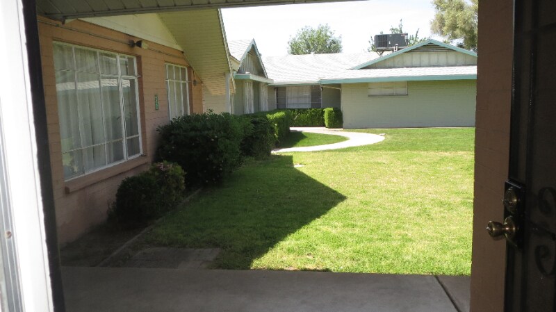 Primary Photo - 2015 W Berridge Ln
