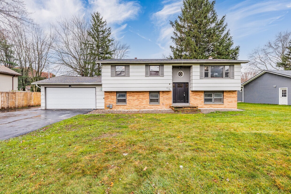 Primary Photo - 1181 Westside Dr