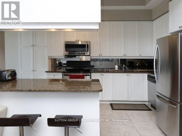 Building Photo - 33 Elm Dr W