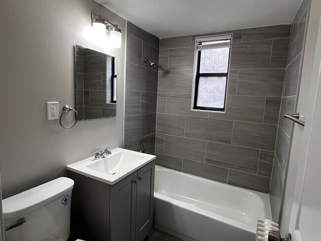 Foto del edificio - Affordable 2-Bedroom Apartment in Southwes...