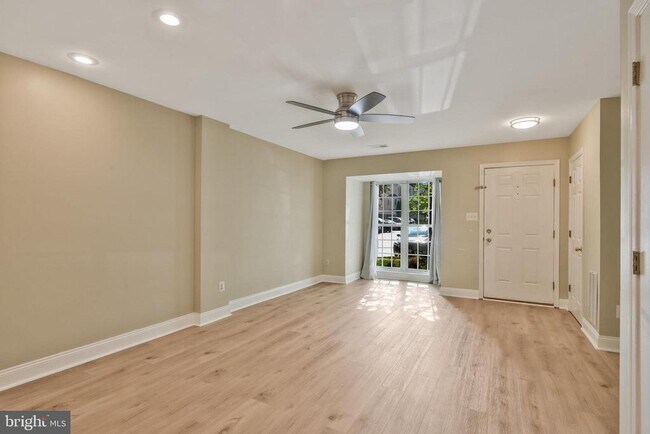 Building Photo - 8872 Stable Forest Pl