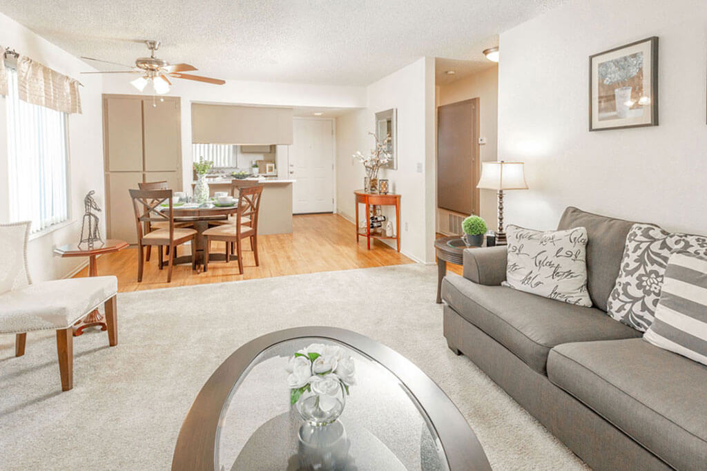 River Oaks Apartments & Townhomes Alquileres en Hanford, CA