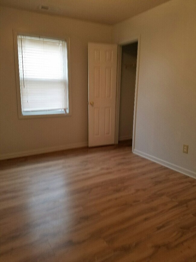 Foto del edificio - 207 Springvale St