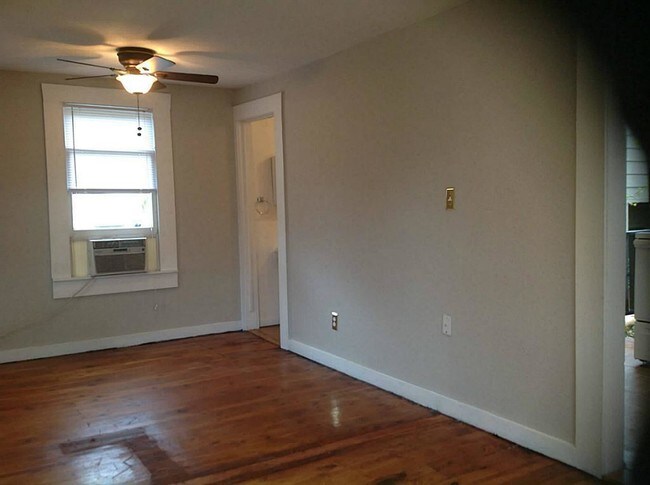 Building Photo - 4223 Marina St