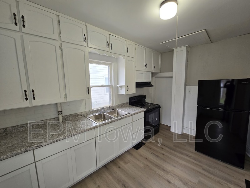 Primary Photo - 122 Newell St