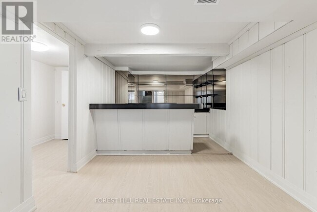 Photo du bâtiment - 11 Greenbriar Rd