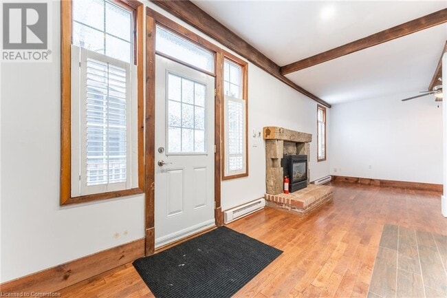 Building Photo - 336 Locke St S