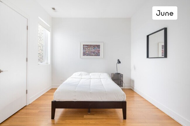 Foto del edificio - ROOM ONLY in 4-bed/2.0-bath Home