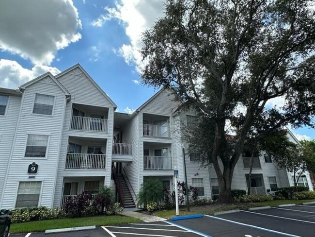 Newly renovated First floor, 1 Bedroom condo in the gated community of Lexington Place. - Newly renovated First floor, 1 Bedroom condo in the gated community of Lexington Place.