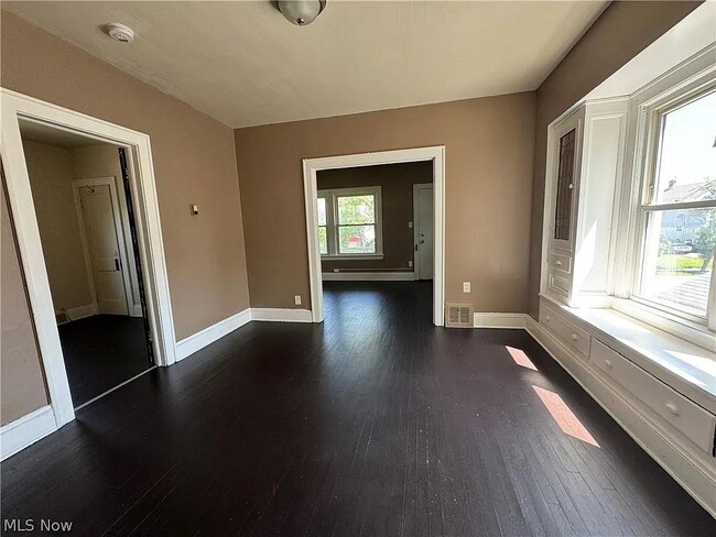 Building Photo - 13214 Svec Ave