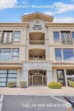 Building Photo - 7297 N Scottsdale Rd