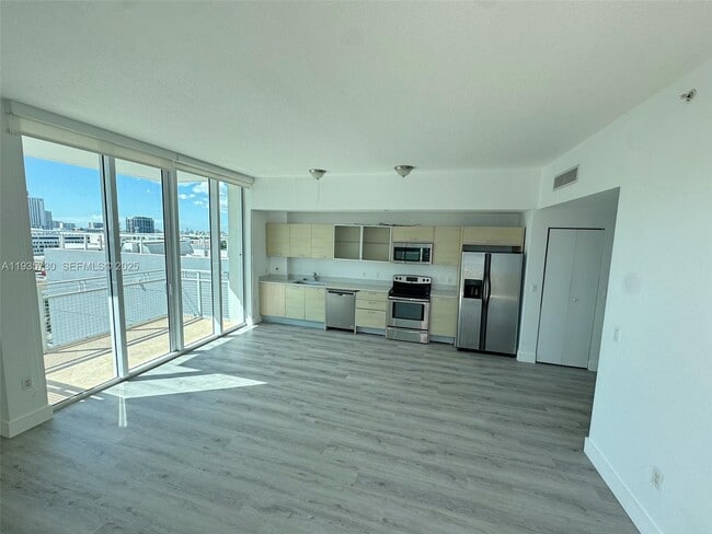 Foto del edificio - 350 NE 24th St