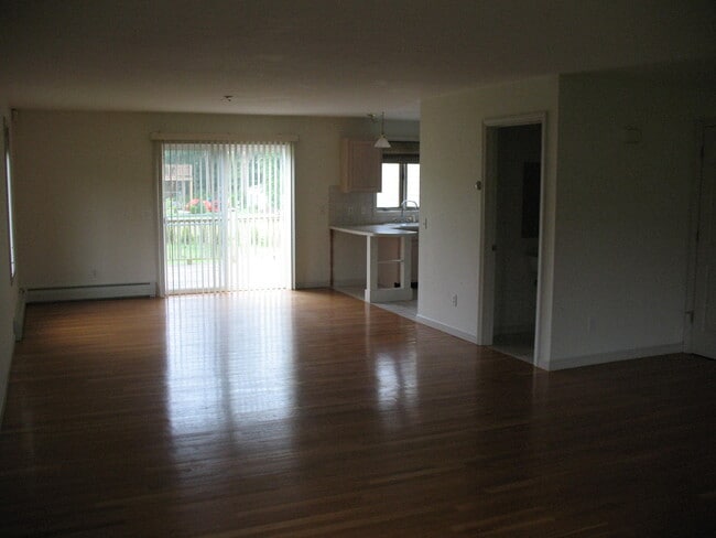 kitchen/dining - 4A Romano Village Dr