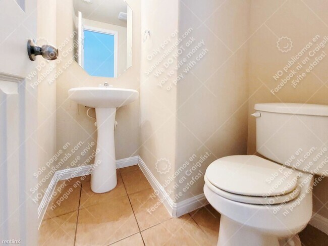 Building Photo - 3 br, 2.5 bath House - 105 Sabine River Dr