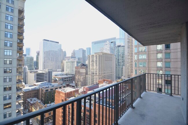 Foto del edificio - 635 N Dearborn St