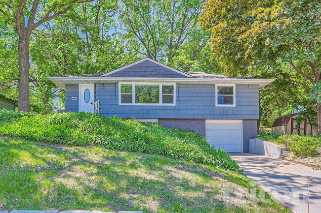 Foto del edificio - 5728 Xerxes Ave S