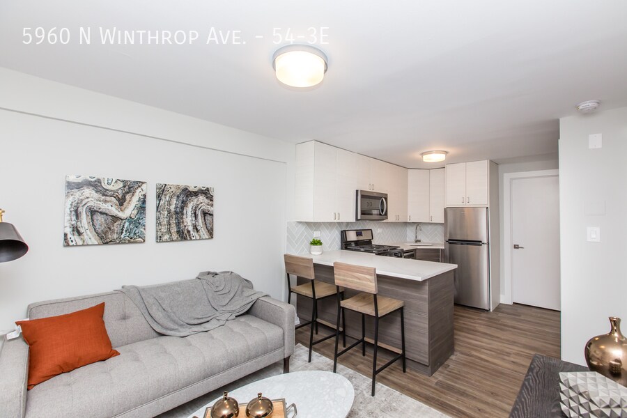 Primary Photo - Recently Rehabbed 1 Bedroom in Edgewater -...