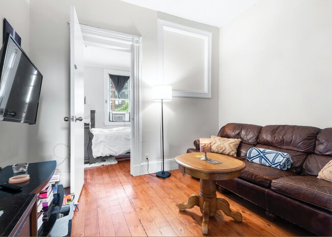 Building Photo - 524 23rd St