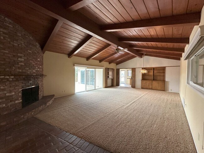 Building Photo - Beautiful Mt Helix Home